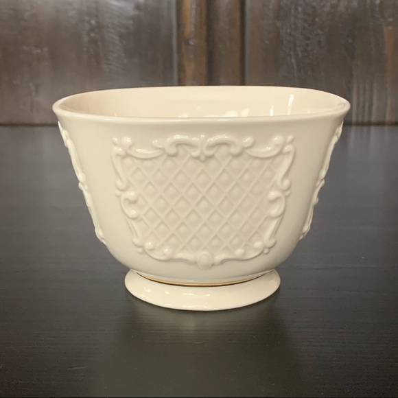 Lenox Canterbury Collection 4” Treat Bowl - Picture 2 of 8